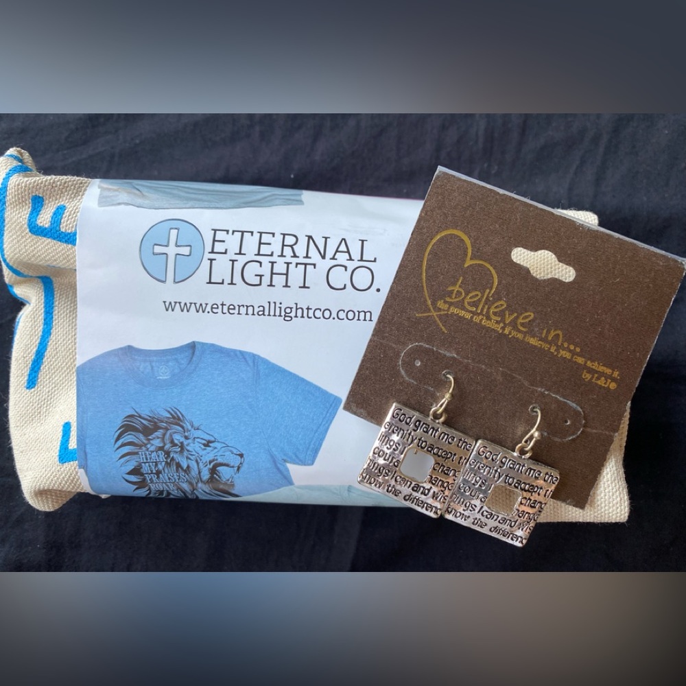NWT- Gift bundle- tote and earrings - Picture 3 of 3